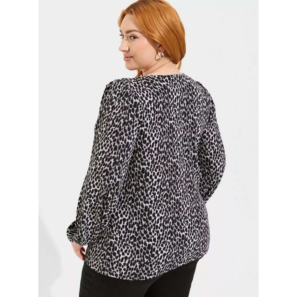 Torrid Studio Knit Leopard Print V-Neck Puff Sleeve Top Womens Size 5 5X 28 - Picture 3 of 12